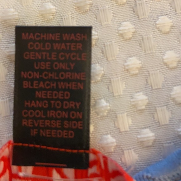 Bundle of 2 “Hot Kiss” Tye Dye Tanks - Picture 9 of 12